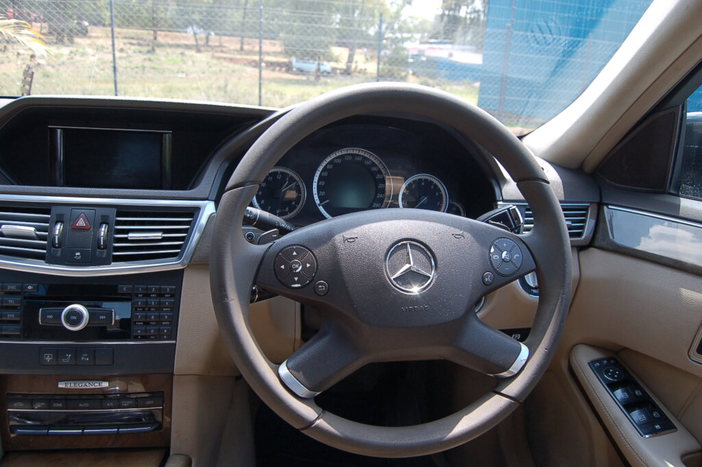 2010 Mercedes Benz E300