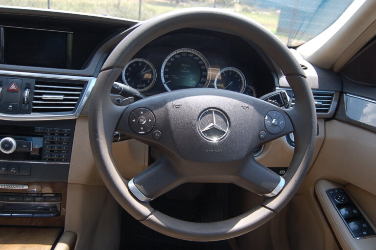 2010 Mercedes Benz E300