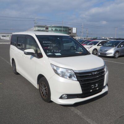 Image of 2015 Toyota Noah