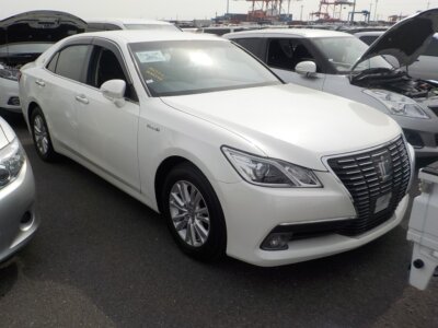 Image of 2015 Toyota Crown