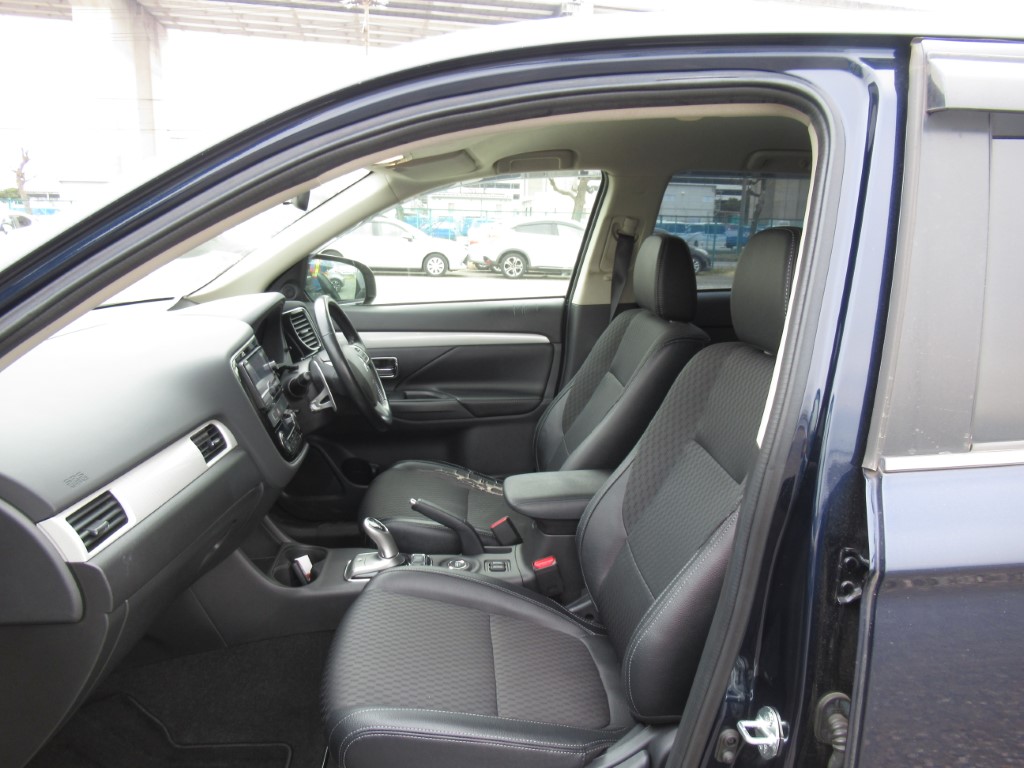 2015 Mitsubishi Outlander PHEV G Safety Package