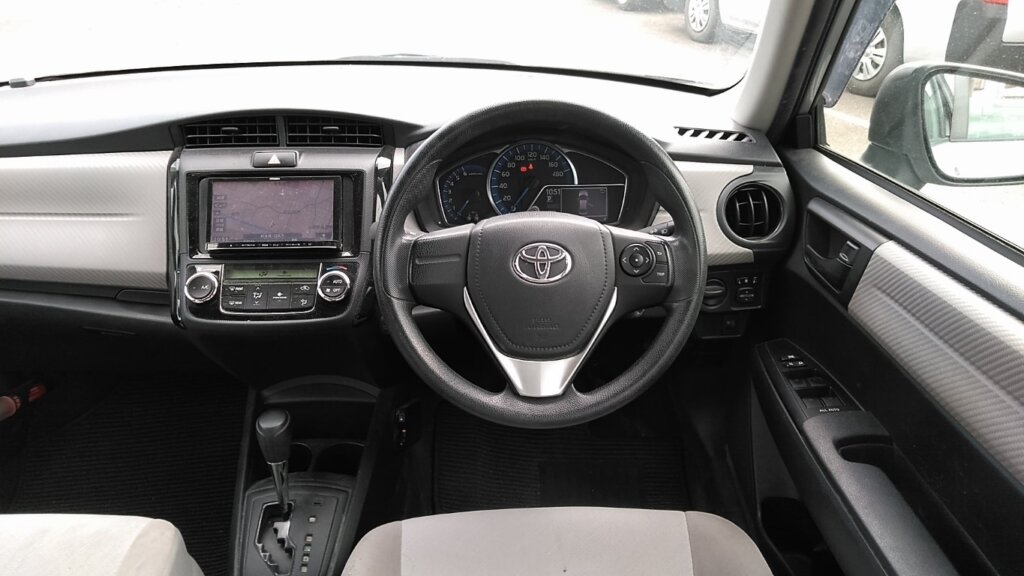 2015 Toyota Corolla Axio Hybrid