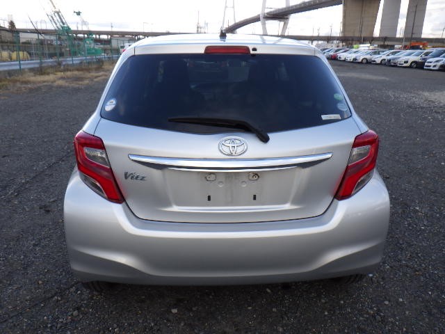 2015 Toyota Vitz F