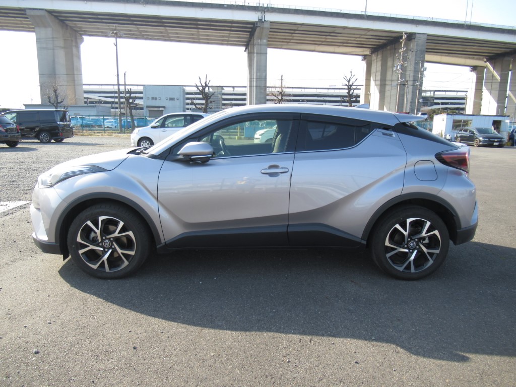 2017 Toyota CH-R (G-T)