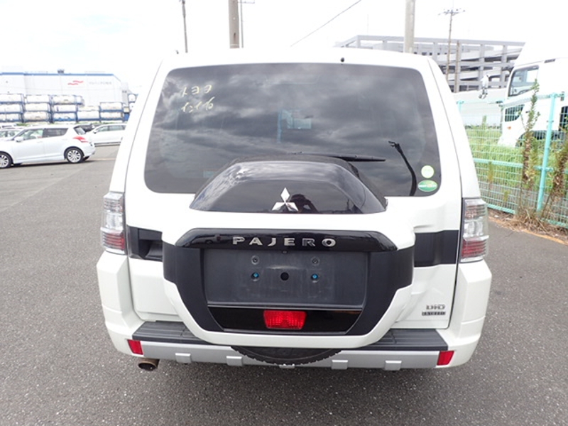 2015 Mitsubishi Pajero