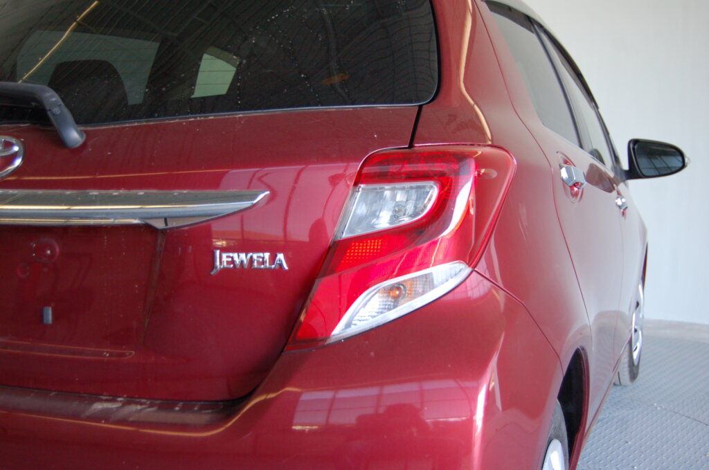 2015 Toyota Vitz Jewela