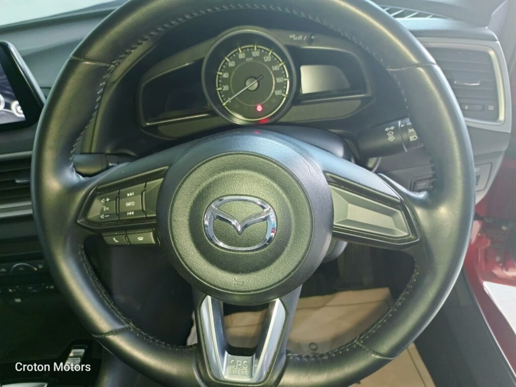 2017 Mazda Axela
