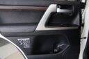2017 Toyota Landcruiser V8 thumbnail