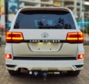 2017 Toyota Landcruiser V8 Offer! thumbnail