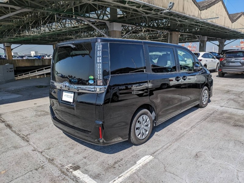 2017 TOYOTA VOXY X C PKG