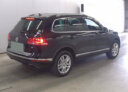 2017 Volkswagen Touareg thumbnail