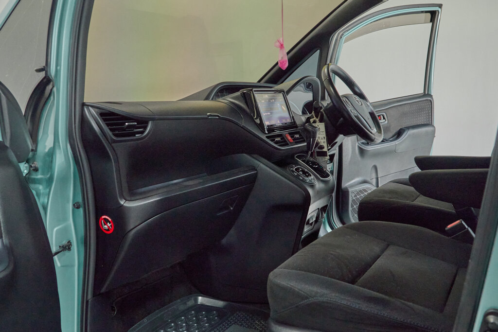 2016 Toyota Noah