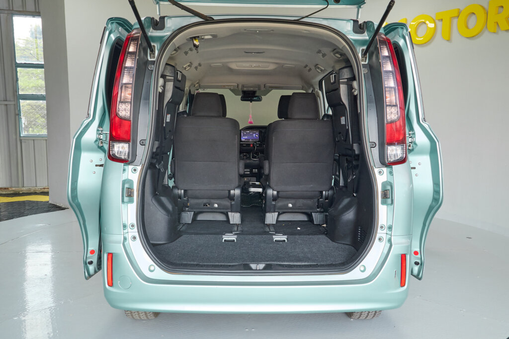 2016 Toyota Noah