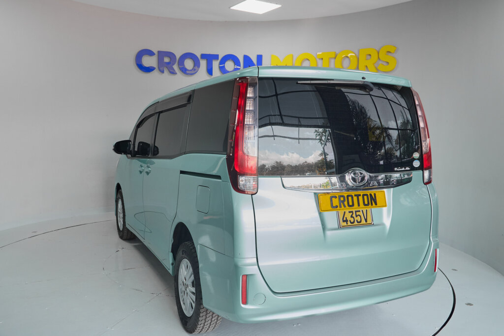 2016 Toyota Noah