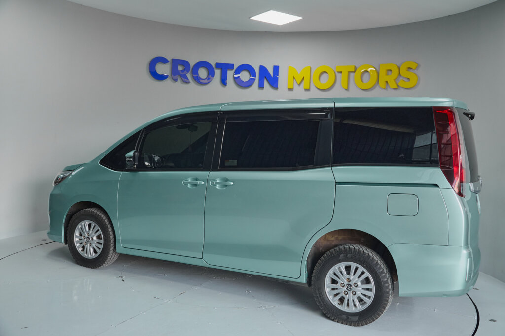2016 Toyota Noah