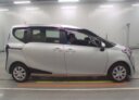2018 Toyota Sienta thumbnail