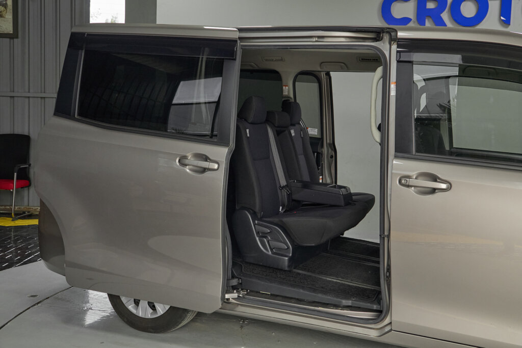 2018 Toyota Voxy