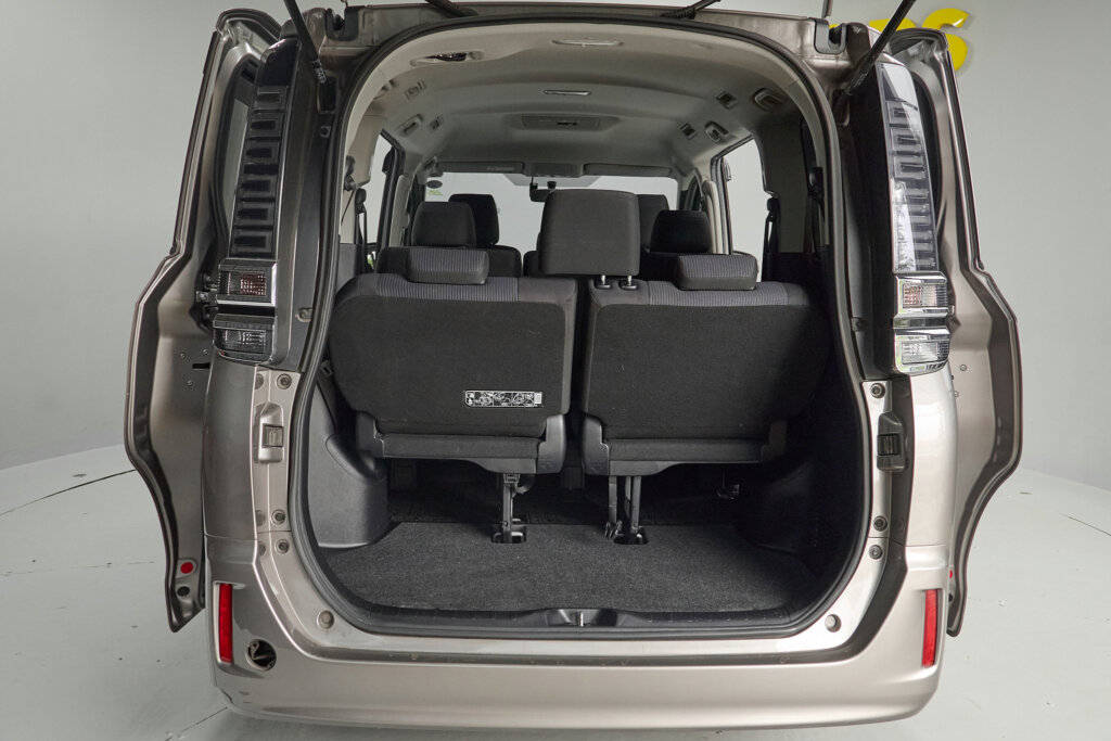 2018 Toyota Voxy