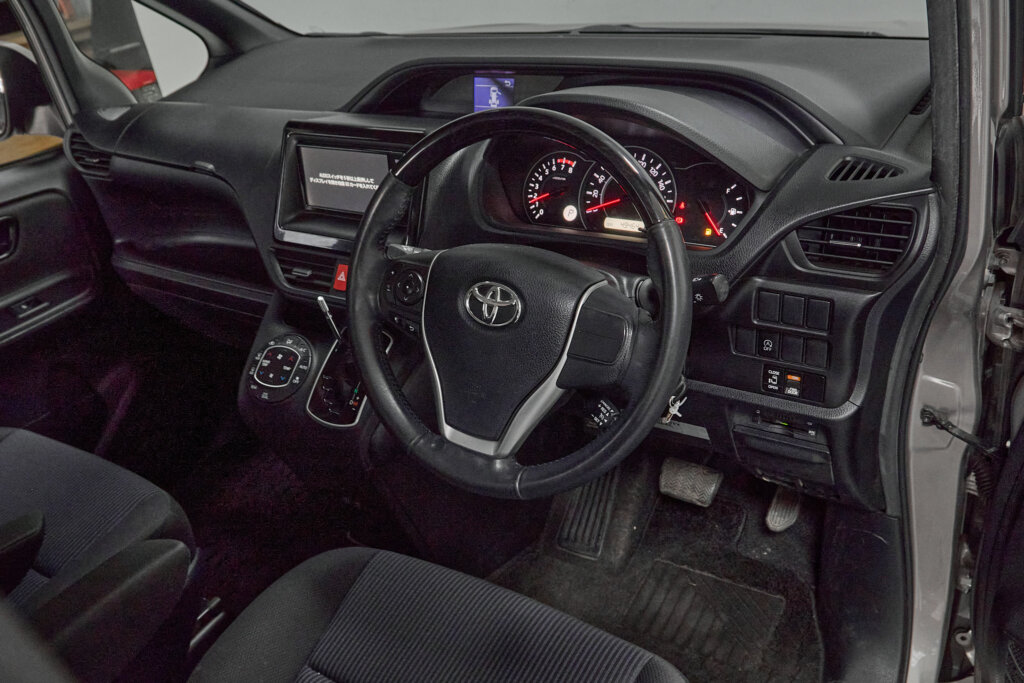 2018 Toyota Voxy