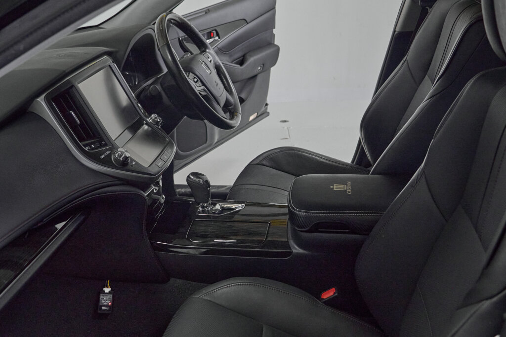 2017 Toyota Crown Athlete