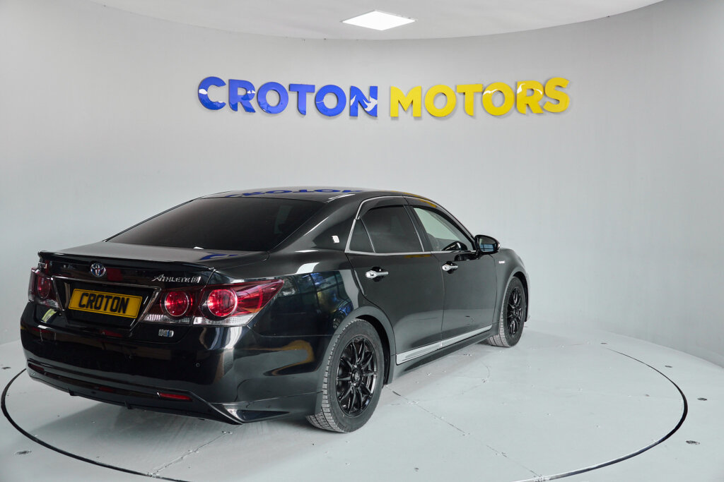 2017 Toyota Crown Athlete
