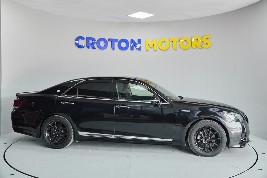 2017 Toyota Crown Athlete