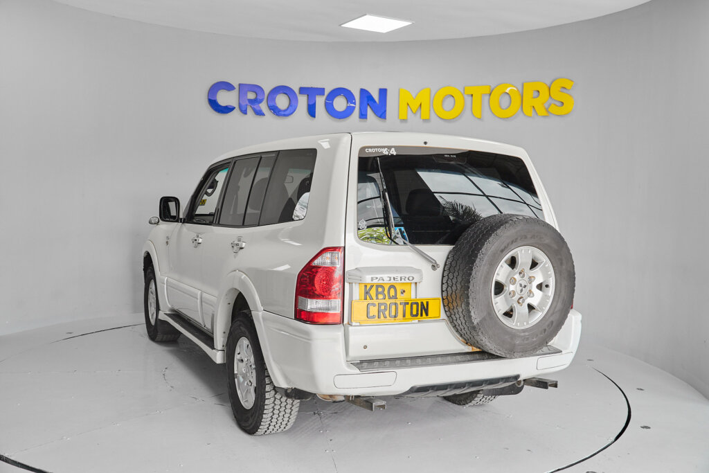 2004 Mitsubishi Pajero