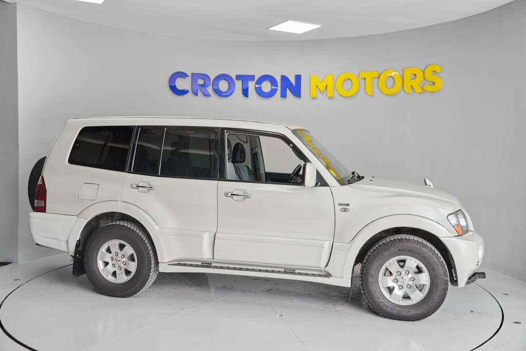 2004 Mitsubishi Pajero