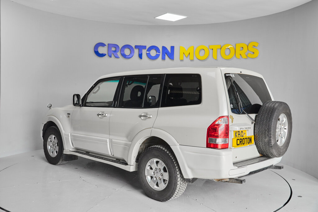 2004 Mitsubishi Pajero