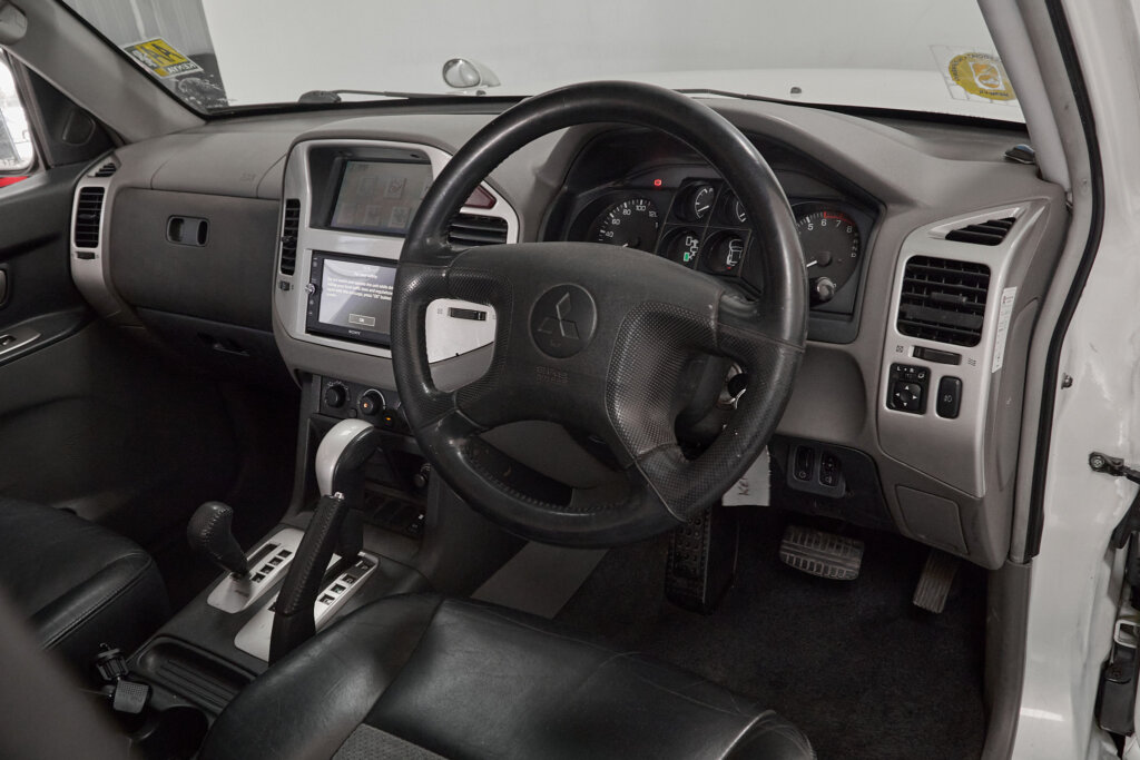 2004 Mitsubishi Pajero