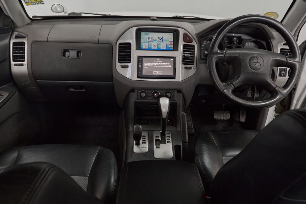 2004 Mitsubishi Pajero