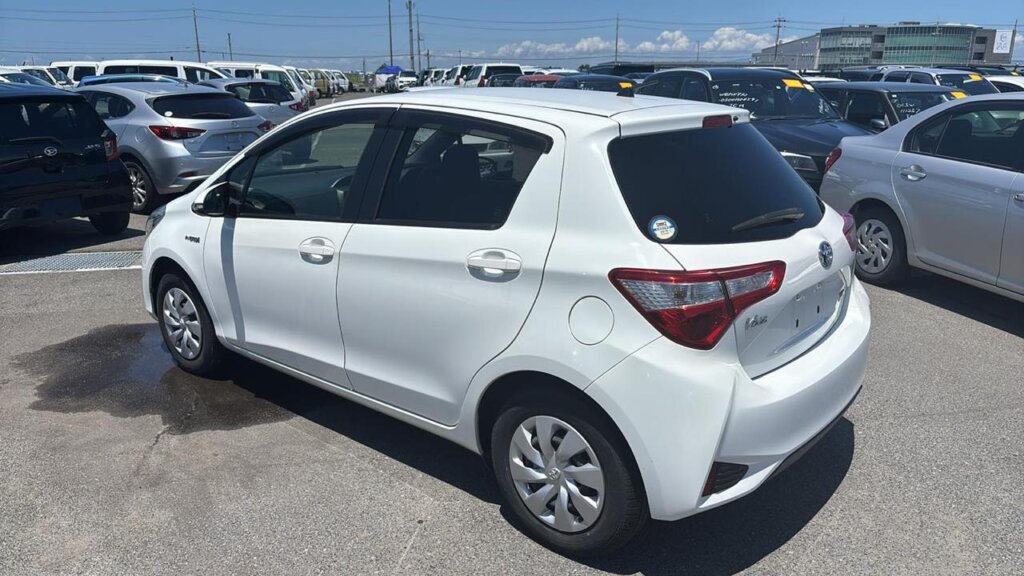2018 Toyota Vitz Hybrid