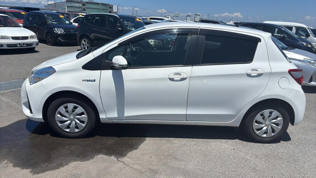 2018 Toyota Vitz Hybrid