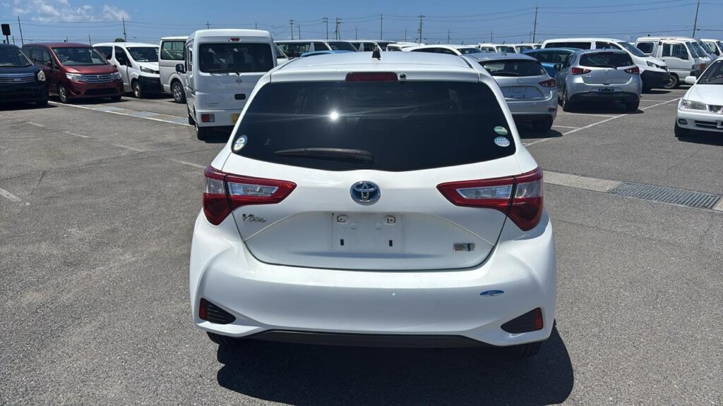 2018 Toyota Vitz Hybrid