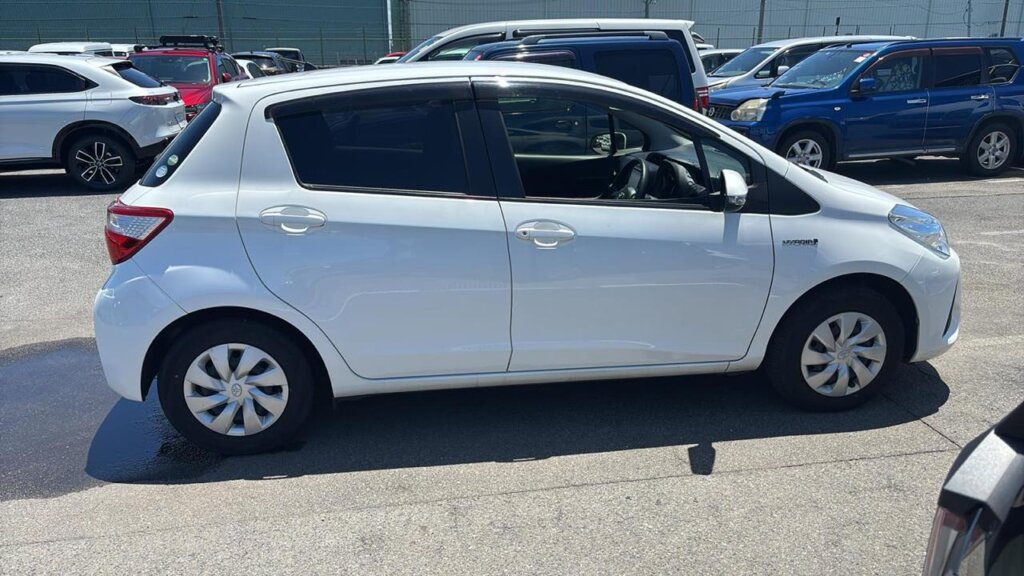 2018 Toyota Vitz Hybrid