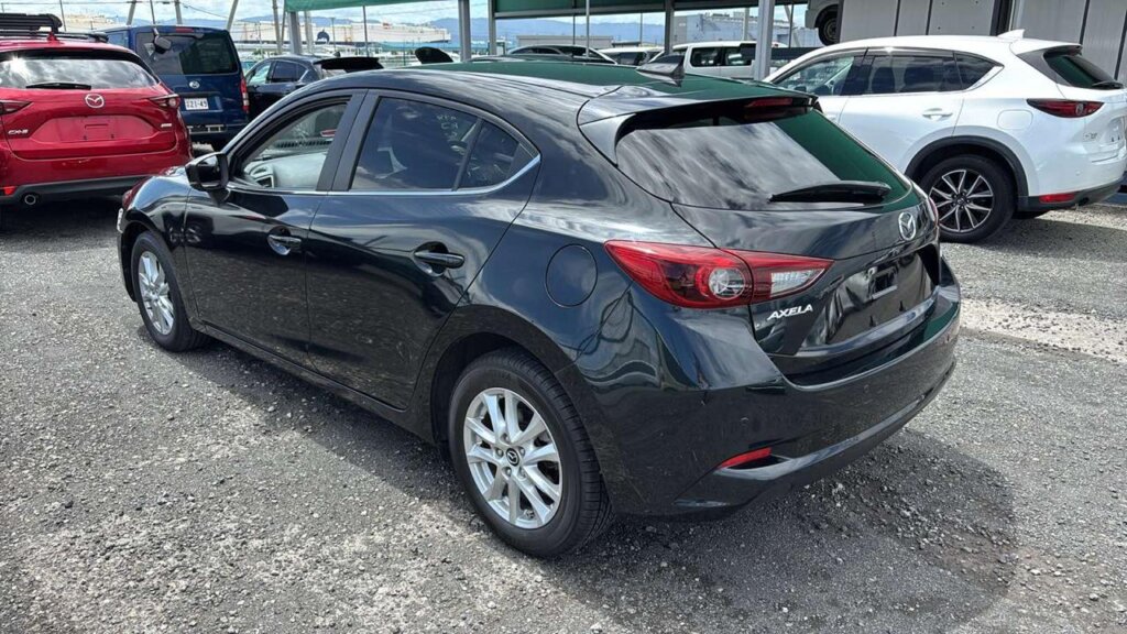 2018 Mazda Axela