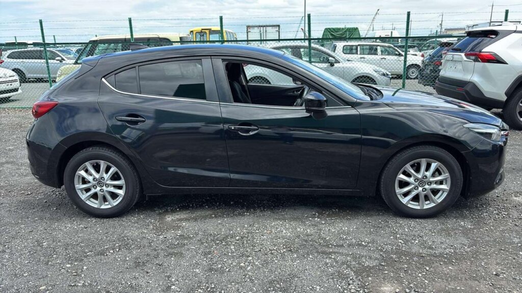 2018 Mazda Axela