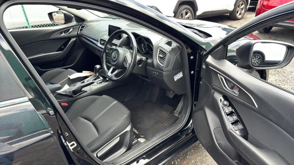 2018 Mazda Axela