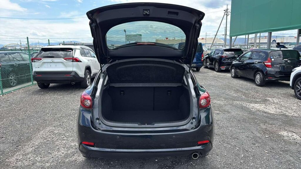 2018 Mazda Axela