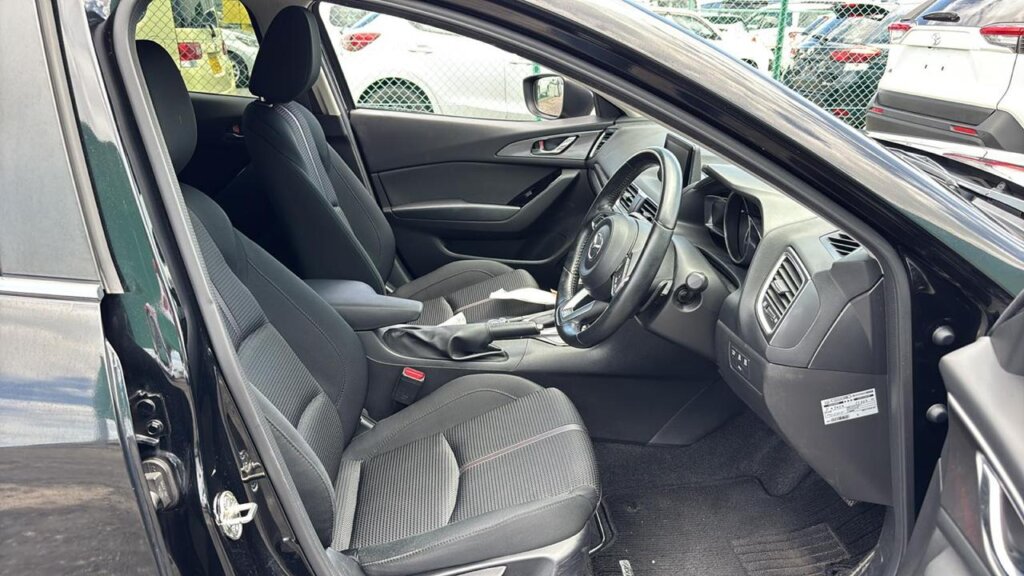 2018 Mazda Axela