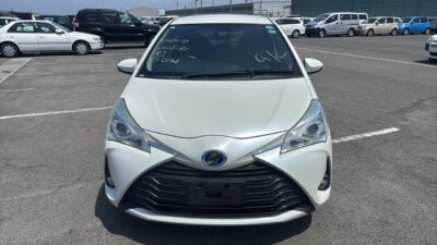 Image of 2018 Toyota Vitz Hybrid