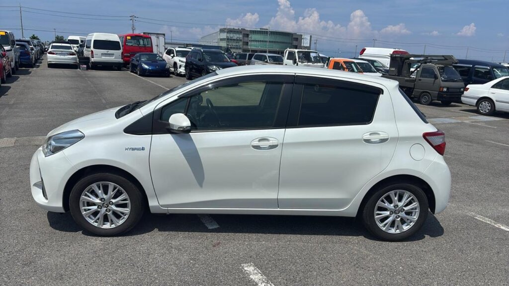 2018 Toyota Vitz Hybrid