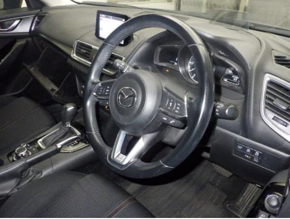2018 Mazda Axela