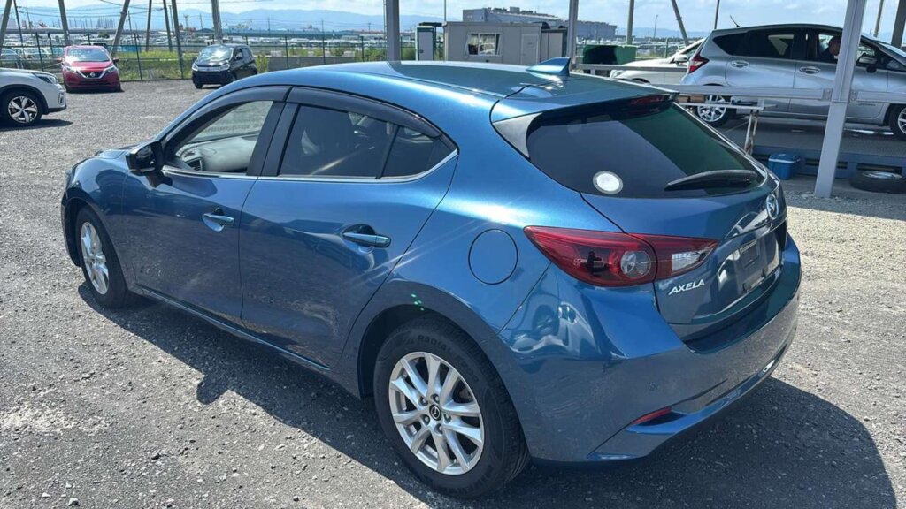 2018 Mazda Axela