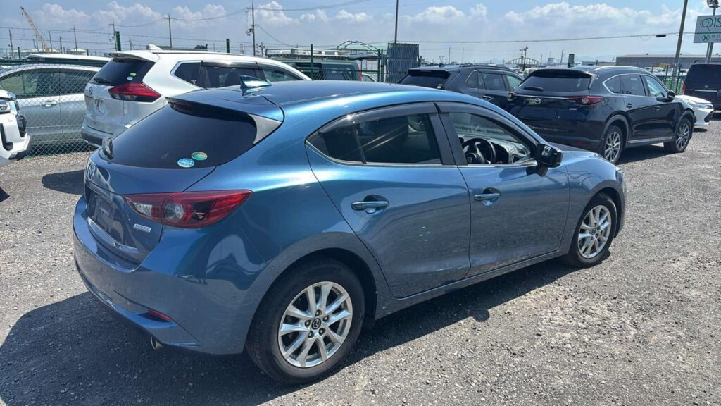 2018 Mazda Axela