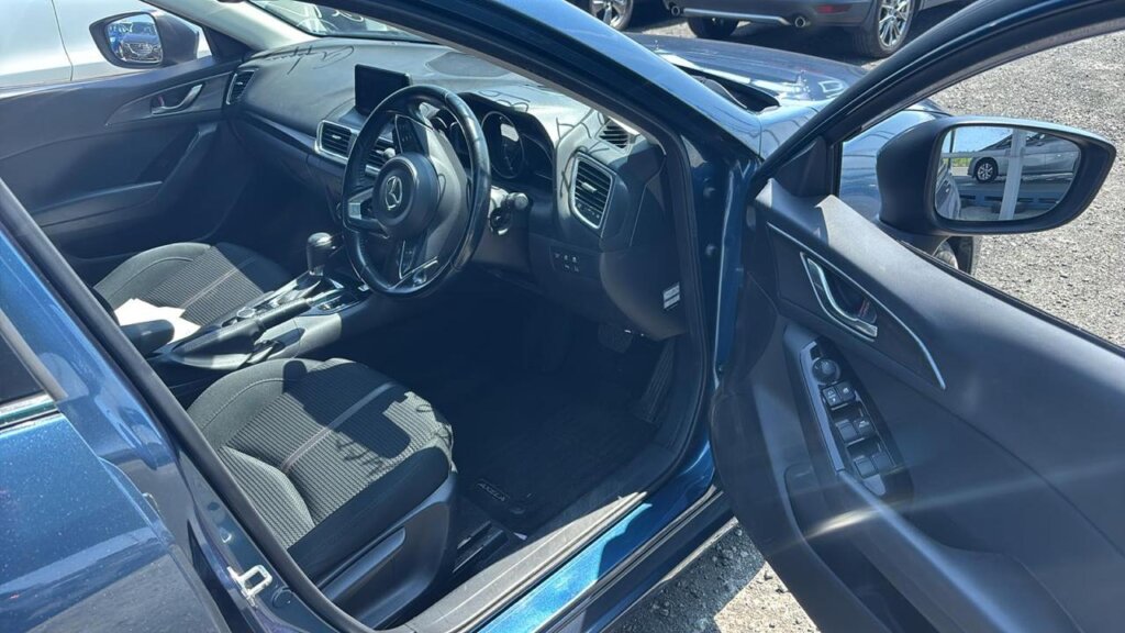 2018 Mazda Axela