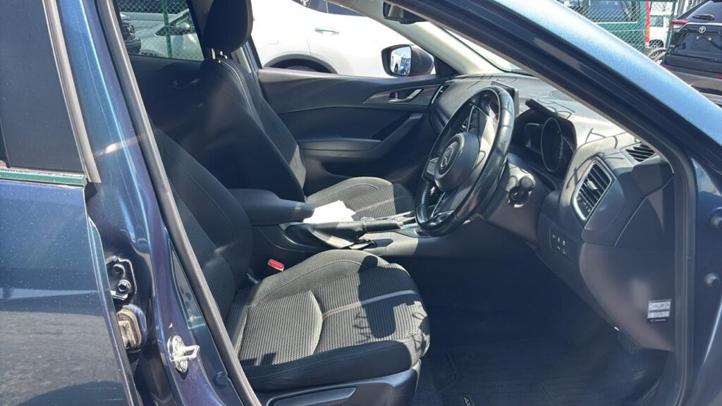 2018 Mazda Axela