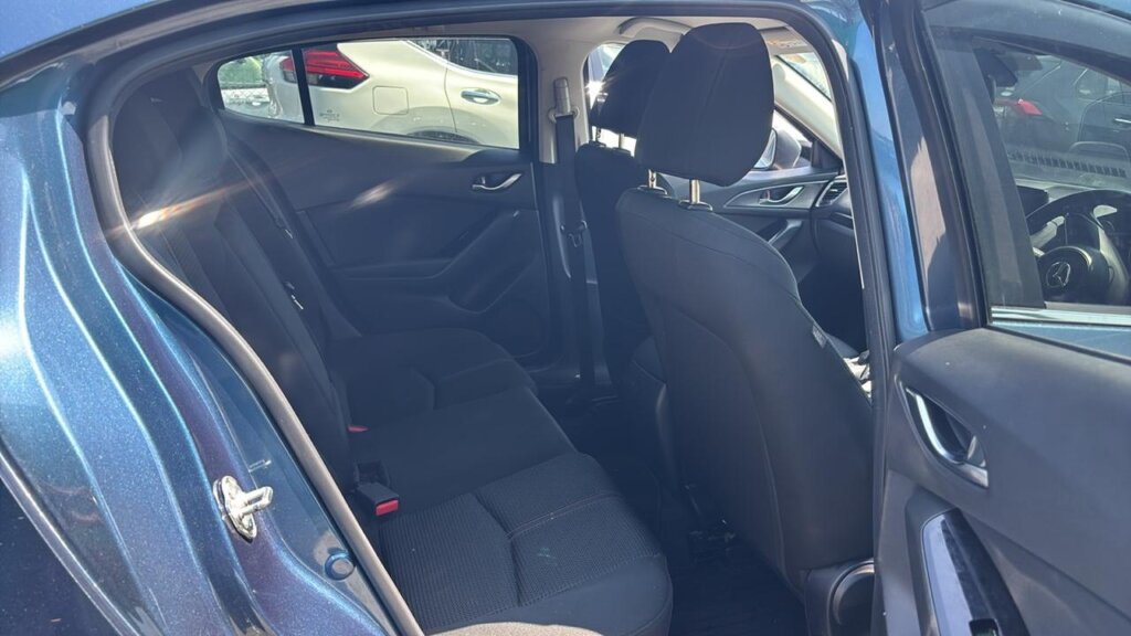 2018 Mazda Axela