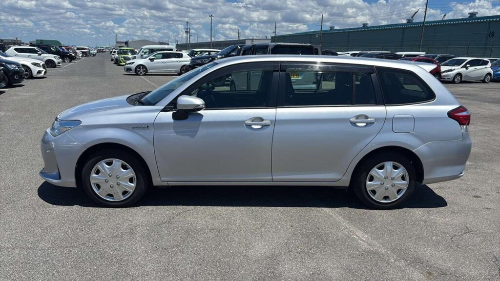 2018 Toyota Fielder Hybrid