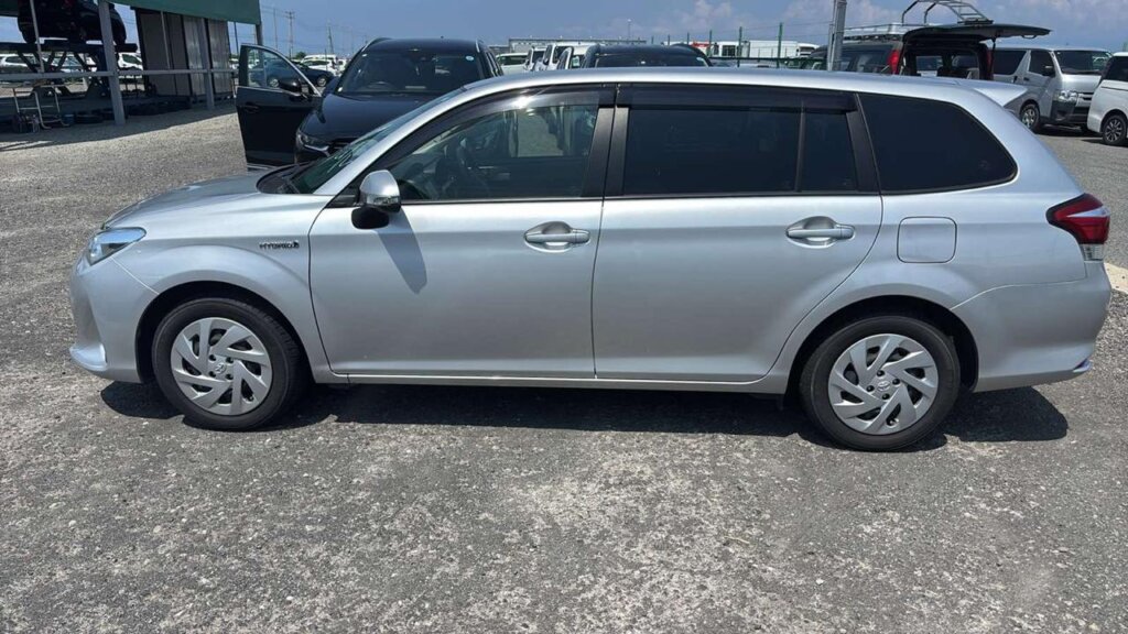 2018 Toyota Fielder Hybrid